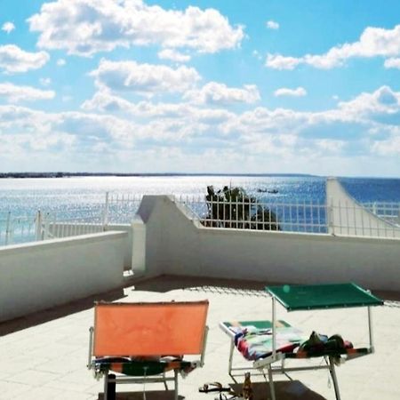 Fronte Mare In Centro Covered Parking Torre Lapillo Exterior photo